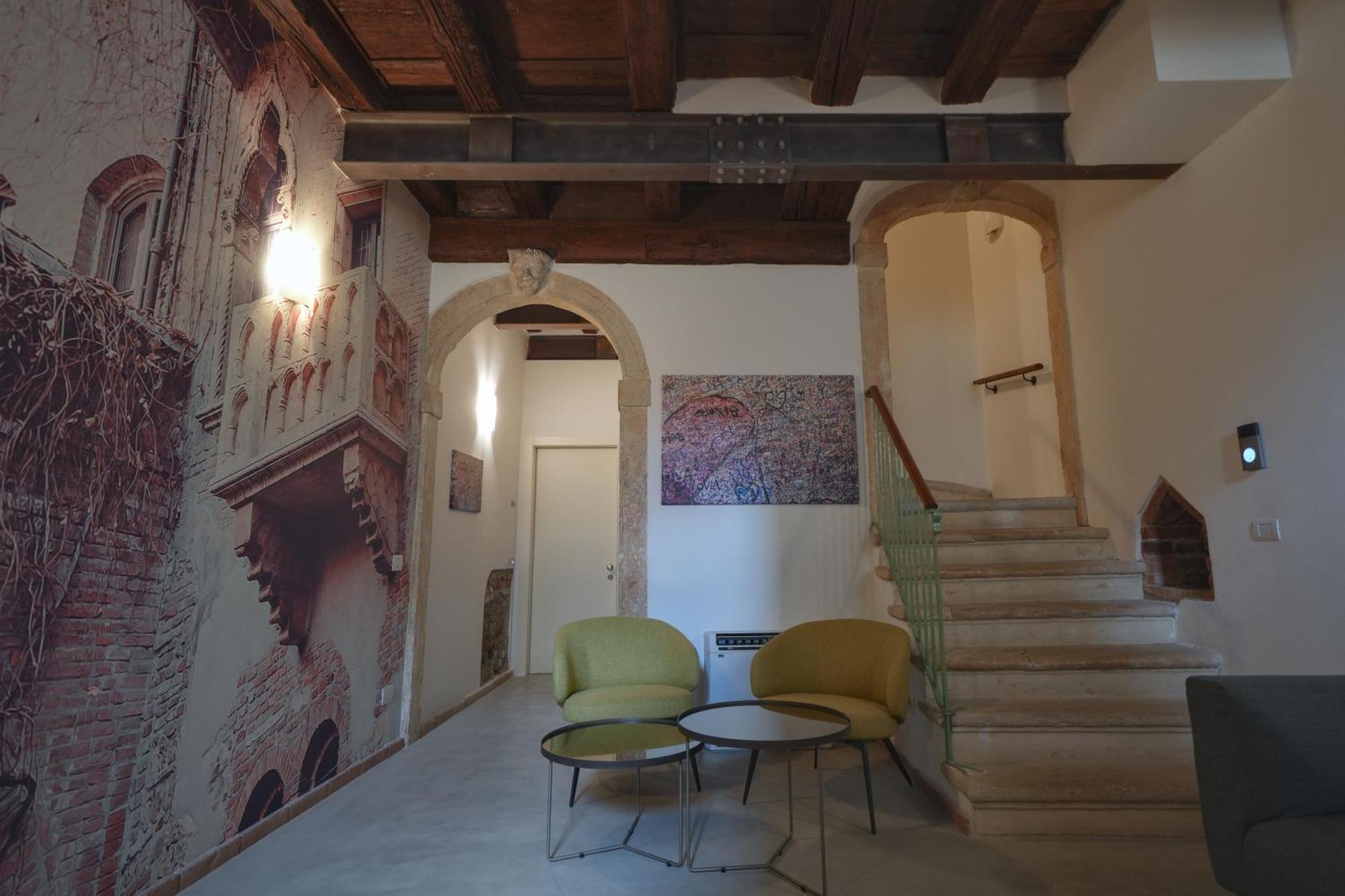Palazzo Di Giulietta - Juliet'S Palace Верона Екстер'єр фото